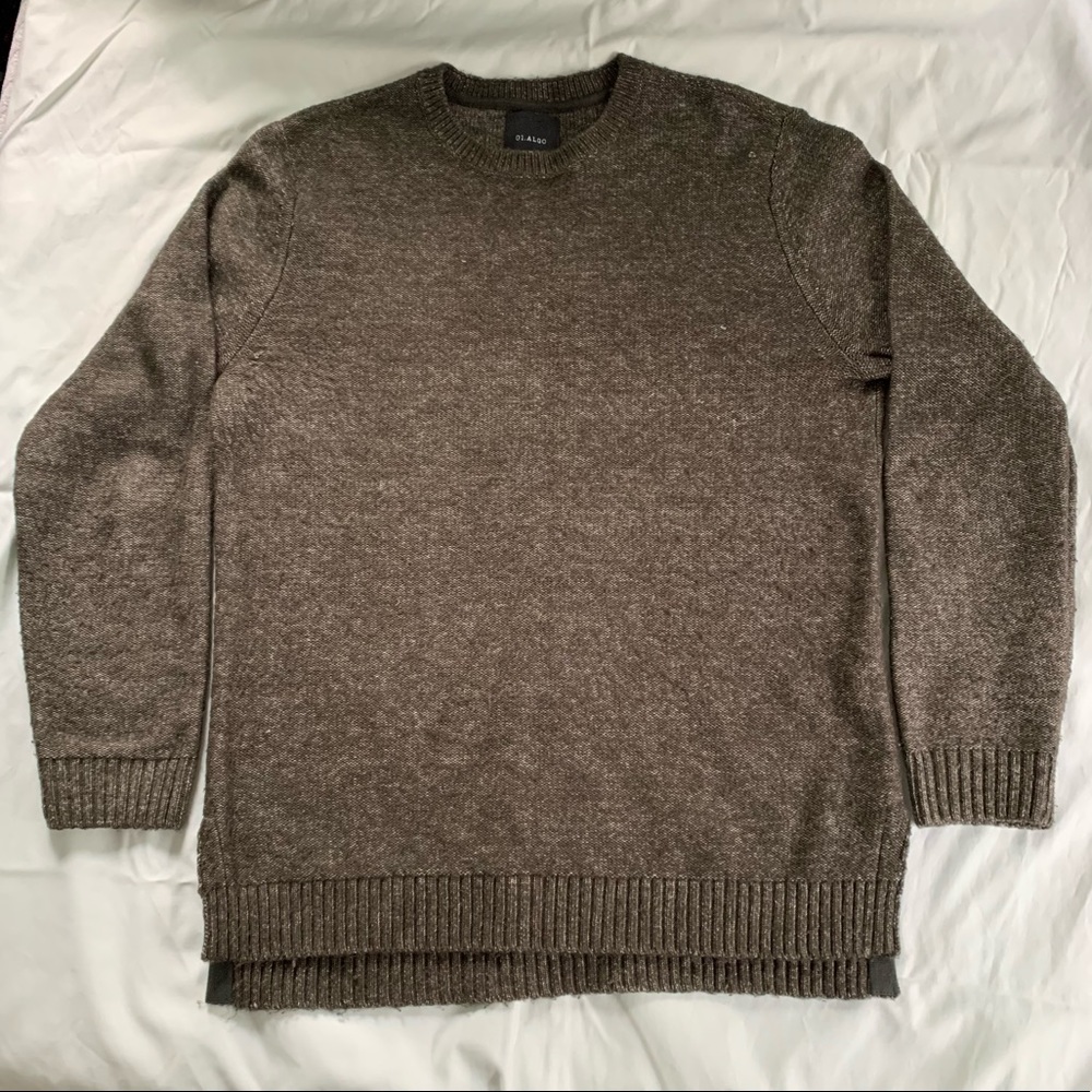 01.Algo - Kyson Reverse Jersey Side Split Crewneck Sweater | Olive | Medium